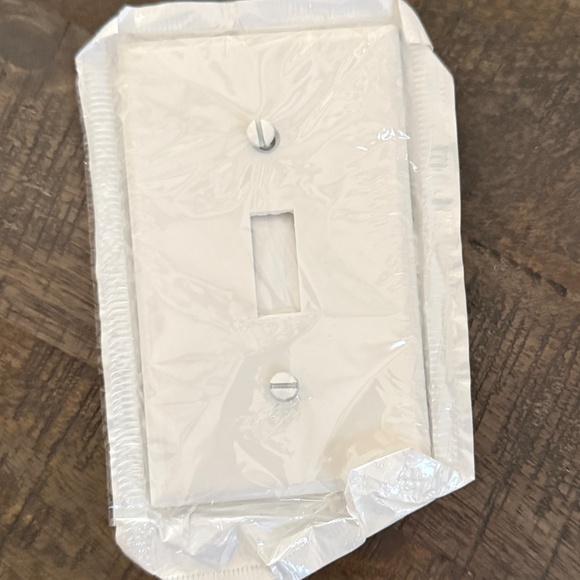 36 Piece Light Switch Cover Bundle Mixed Styles - Picture 4 of 10